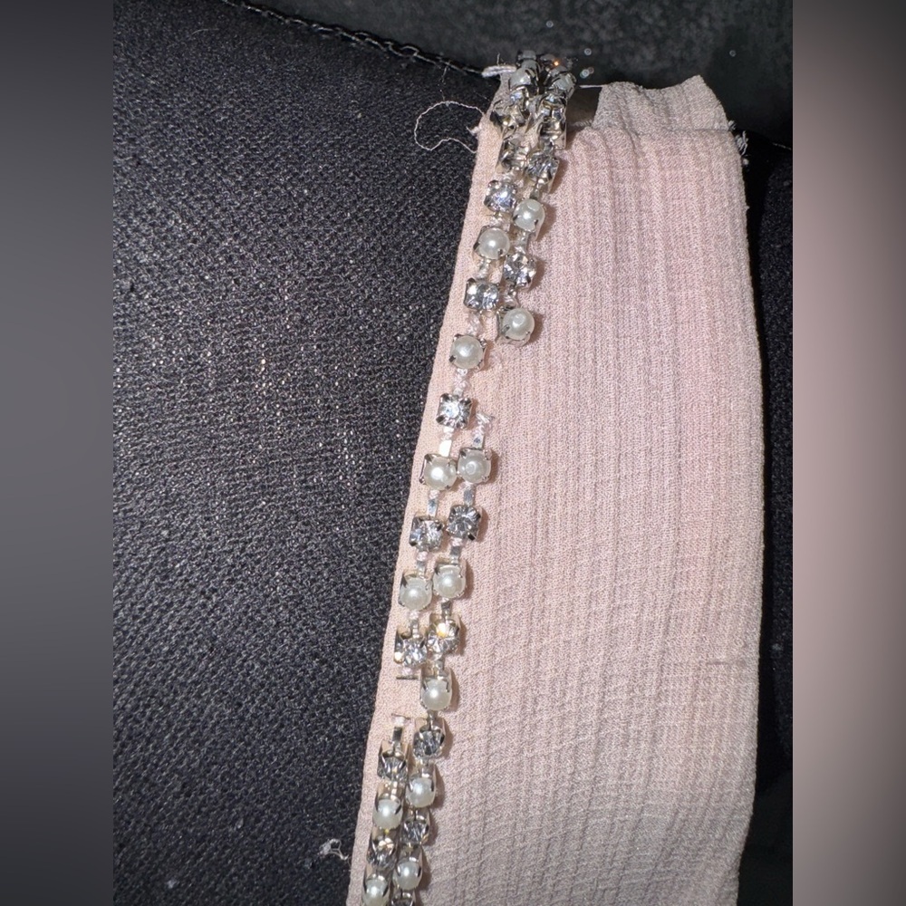 Alice & Olivia Dusty Pink Sequin Neckline Dress
C205513634 - Picture 8 of 10